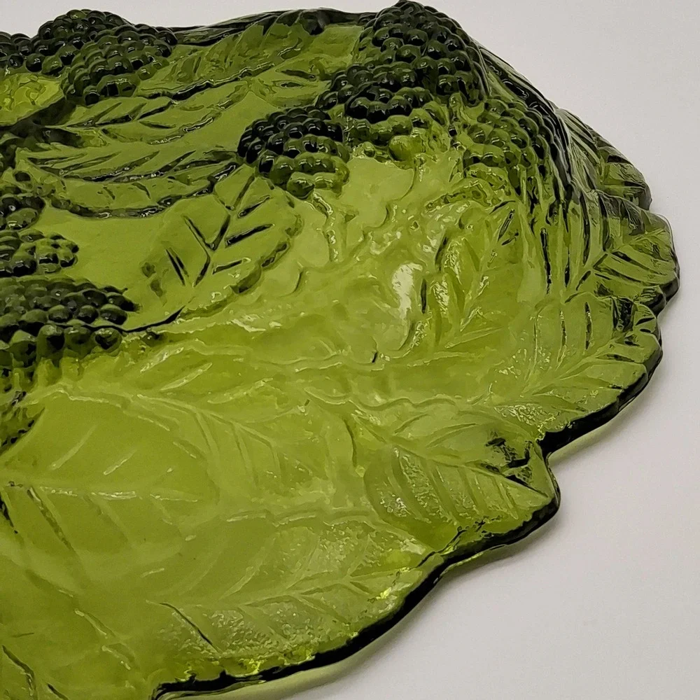 Vintage Indiana Glass Bowl Leaf Loganberry Green Triangular 7